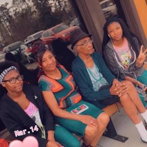 Meet your Posher, Lexia